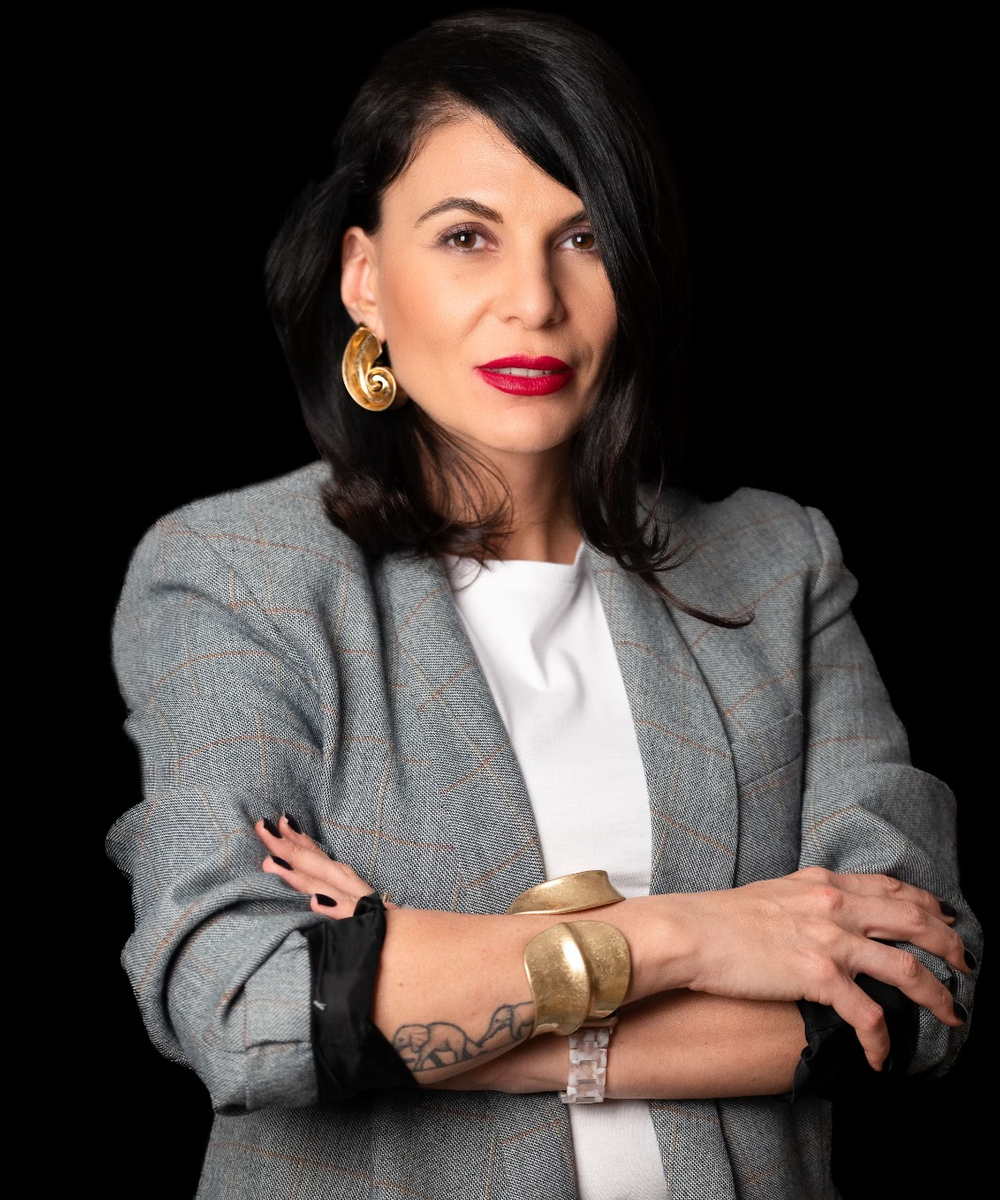 photo Raluca our team